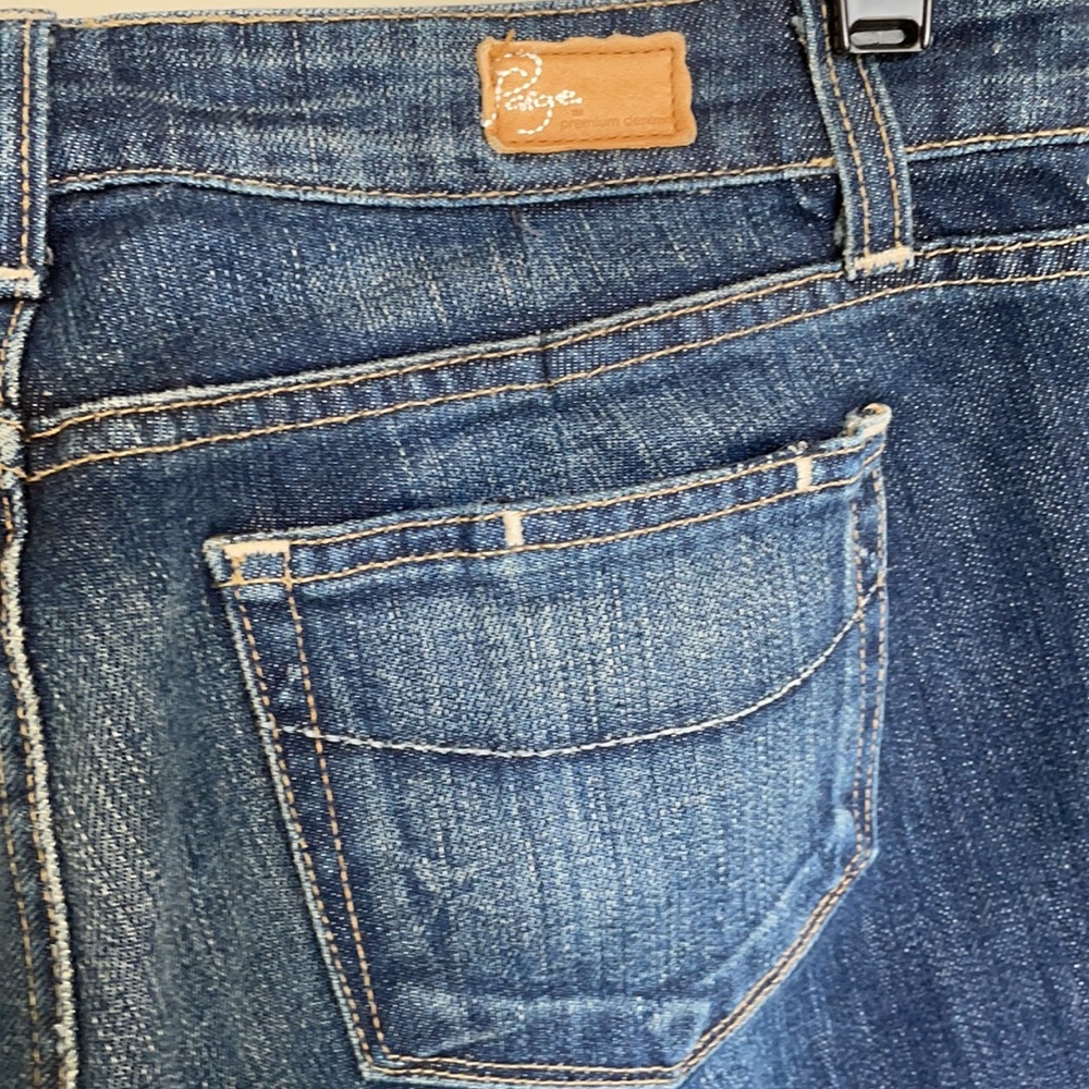 Paige “Laurel Canyon” low rise bootcut Jean. 29